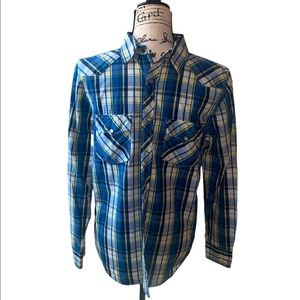 Old Navy long sleeve men’s shirt . Snap closures . Western style . 100% cotton S